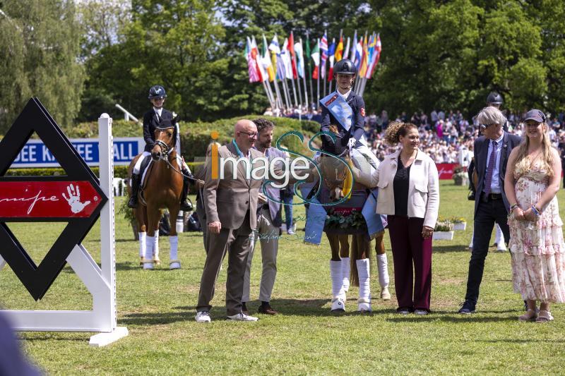 dressage PrizeGiving_Hamburg_20240512_SS350487.jpg